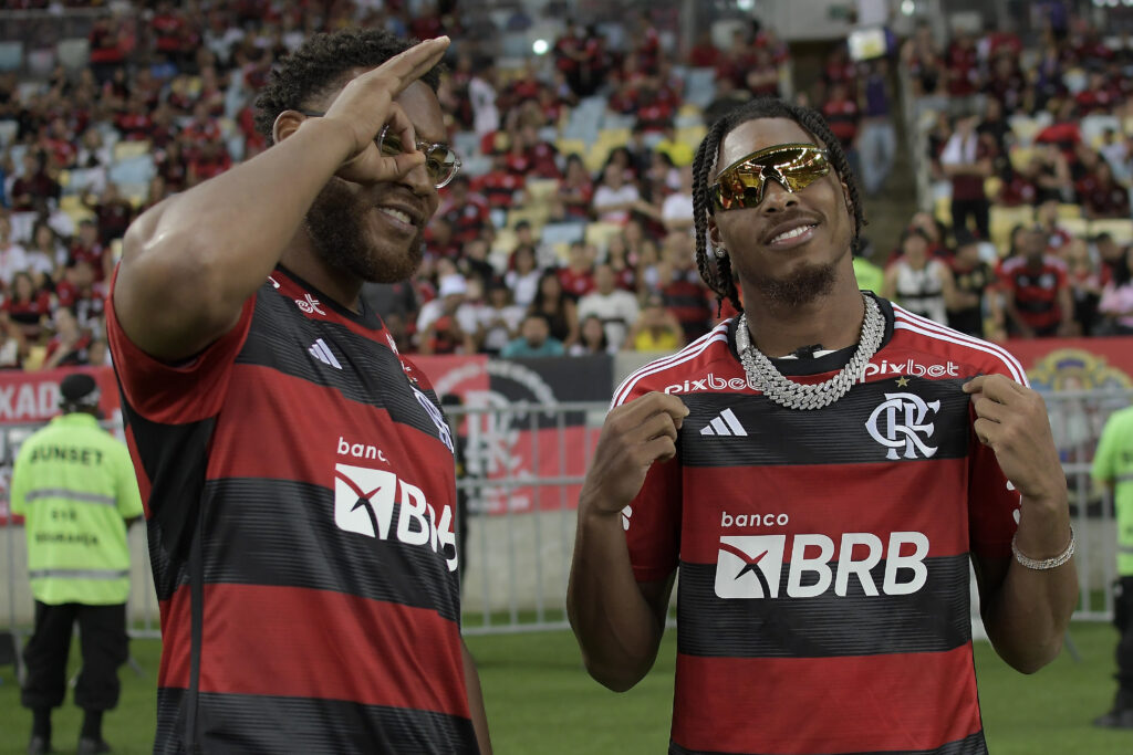 Justin Jefferson assiste jogo entre Flamengo e Aucas no Maracanã