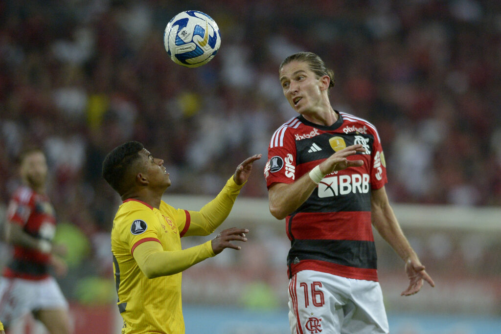 Filipe Luís em Flamengo x Aucas, pela Libertadores