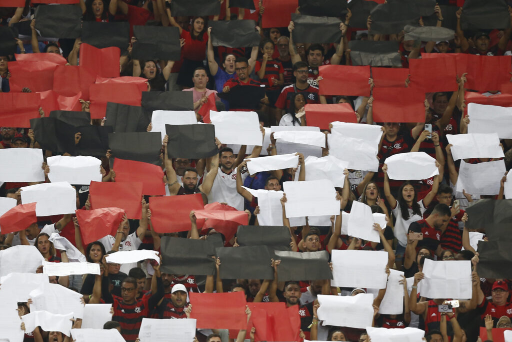 Torcida do Flamengo lotando Maracanã