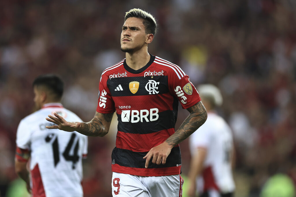 Pedro em jogo do Flamengo; atacante recusou proposta salarial milionária do Al-Hilal