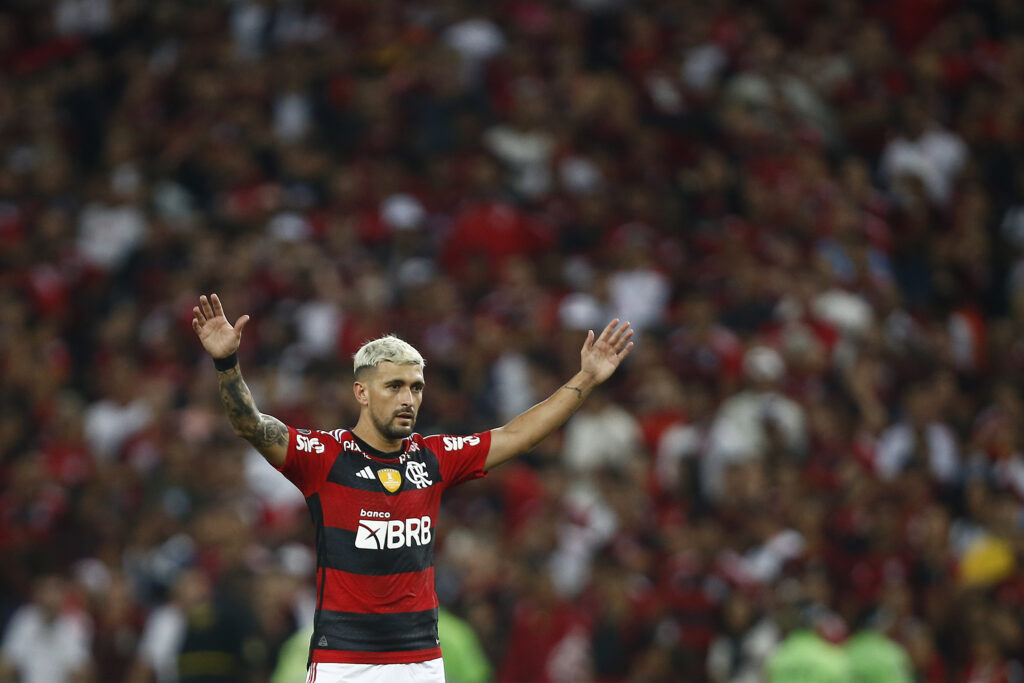De acordo com Arnaldo Ribeiro, Arrascaeta é jogador de "lampejos" e torcida do Flamengo teria percebido que o jogador não é intocável