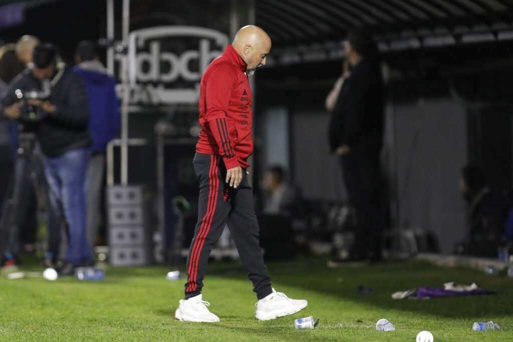 Para a partida contra o Santos, no Brasileirão, o técnico do Flamengo, Jorge Sampaoli, deve retomar a escalação mais exitosa