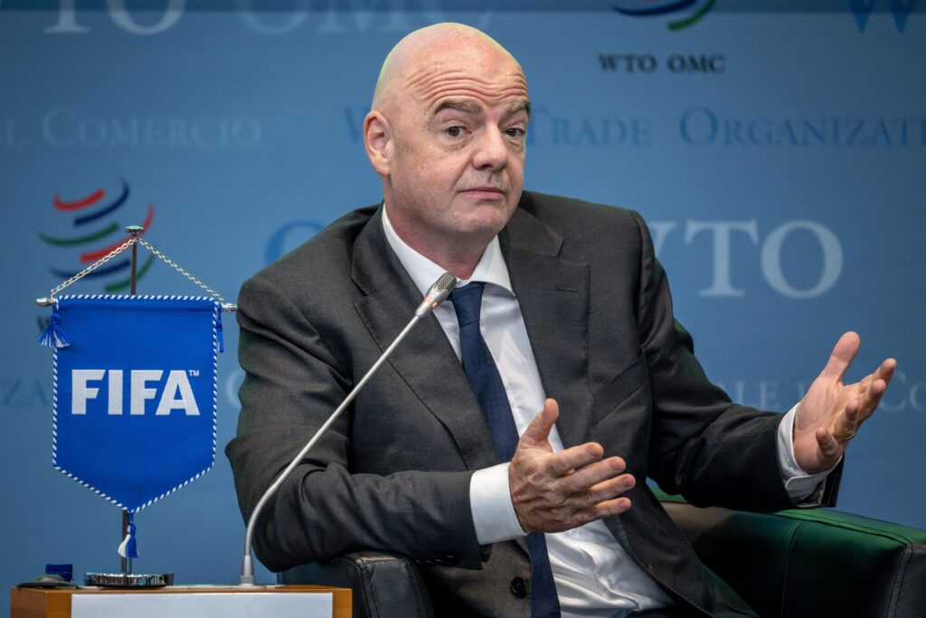 A FIFA, junto ao IFAB, pretende testar mudanças na regra do impedimento para beneficiar atacantes na Itália, Suécia, e Países Baixos