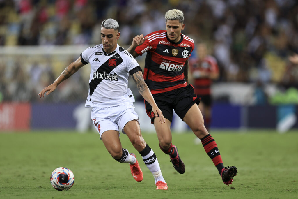 Flamengo e Vasco jogam hoje com transmissão de antis