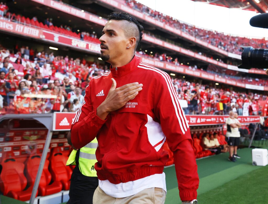 Lucas Veríssimo, zagueiro do Benfica, interessa ao Flamengo