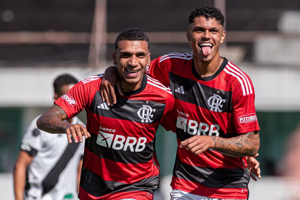 Após renovação do contrato com o Flamengo, patrocínio do BRB estreou na base na final do Carioca Sub-20, entre Flamengo e Vasco