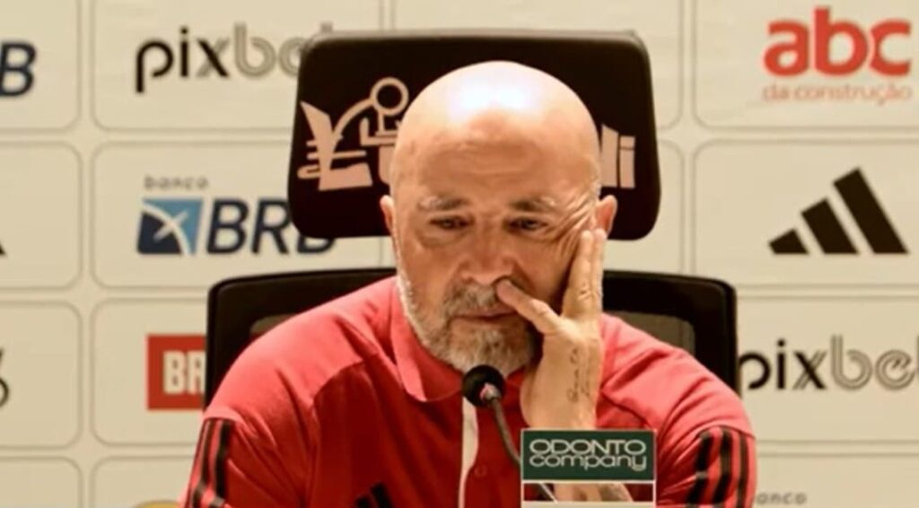 Jorge Sampaoli em coletiva de imprensa pelo Flamengo