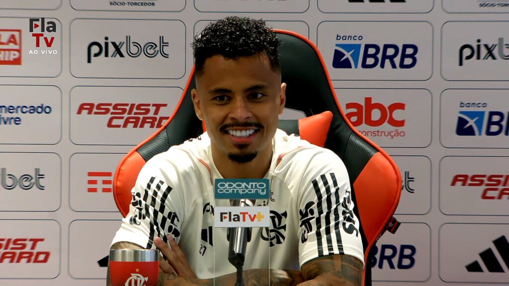 Allan mostra vontade em treino do Flamengo e companheiro brincou com entrada. Volante pedido por Sampaoli pode e estrear na Copa do Brasil