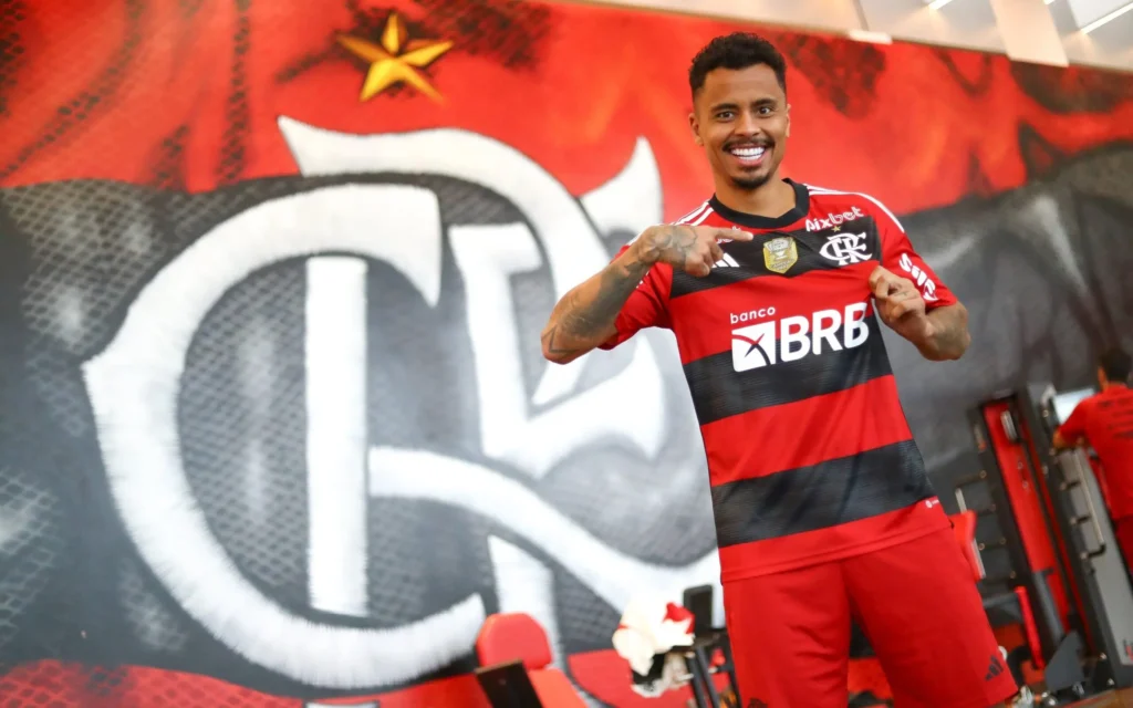 Allan, novo reforço do Flamengo, acompanhou a vitória no Maracanã com Léo Pereira