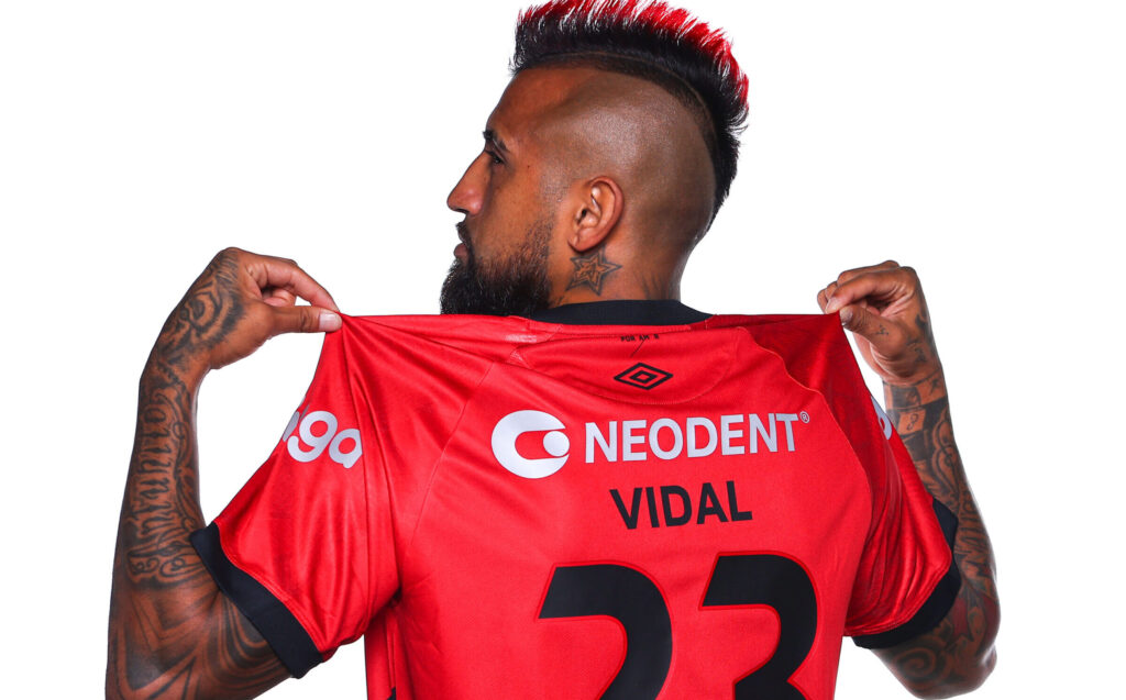 Vidal, ex-Flamengo. no Athletico-PR