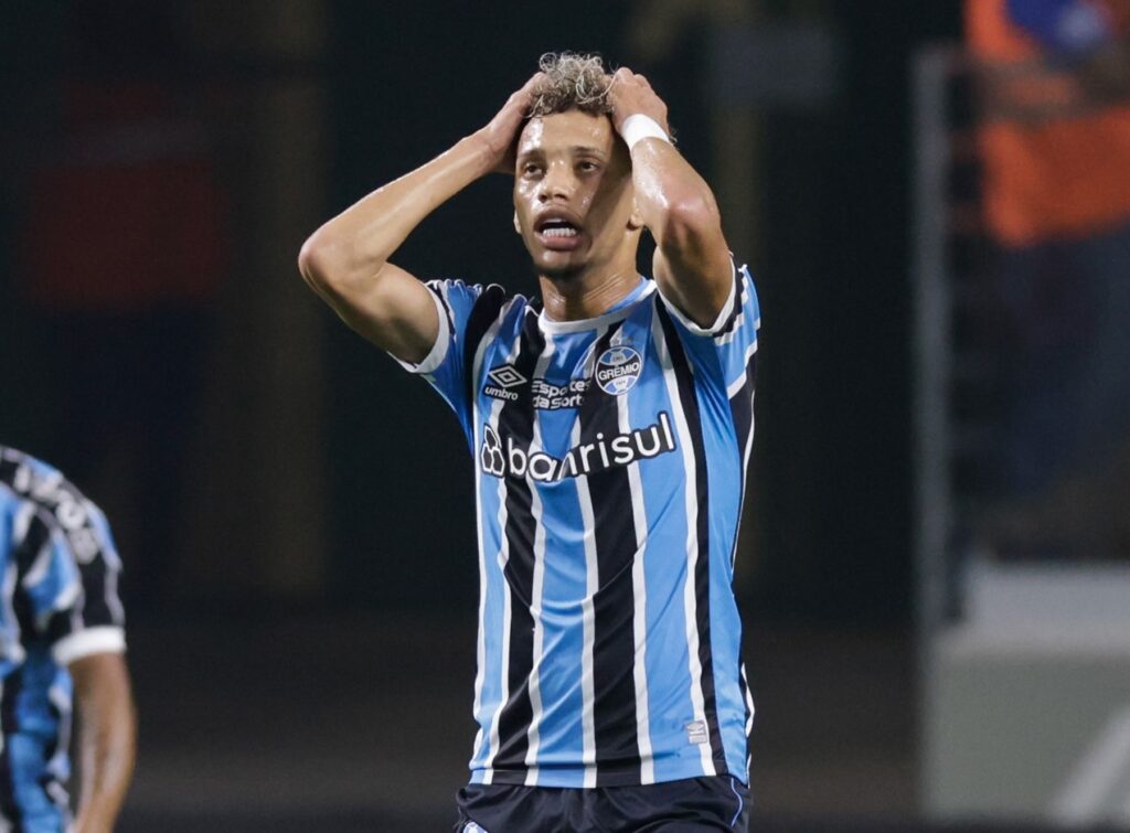 Grêmio recebe péssima notícia sobre Bitello antes de encarar Flamengo na Copa do Brasil