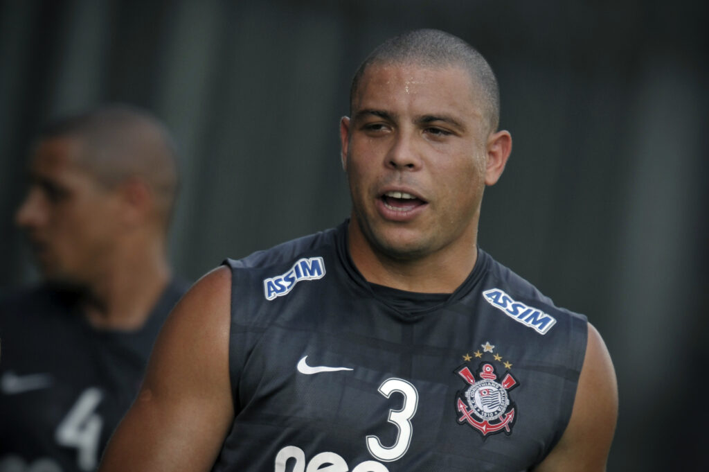 Ronaldo pelo Corinthians e torcedor do Flamengo