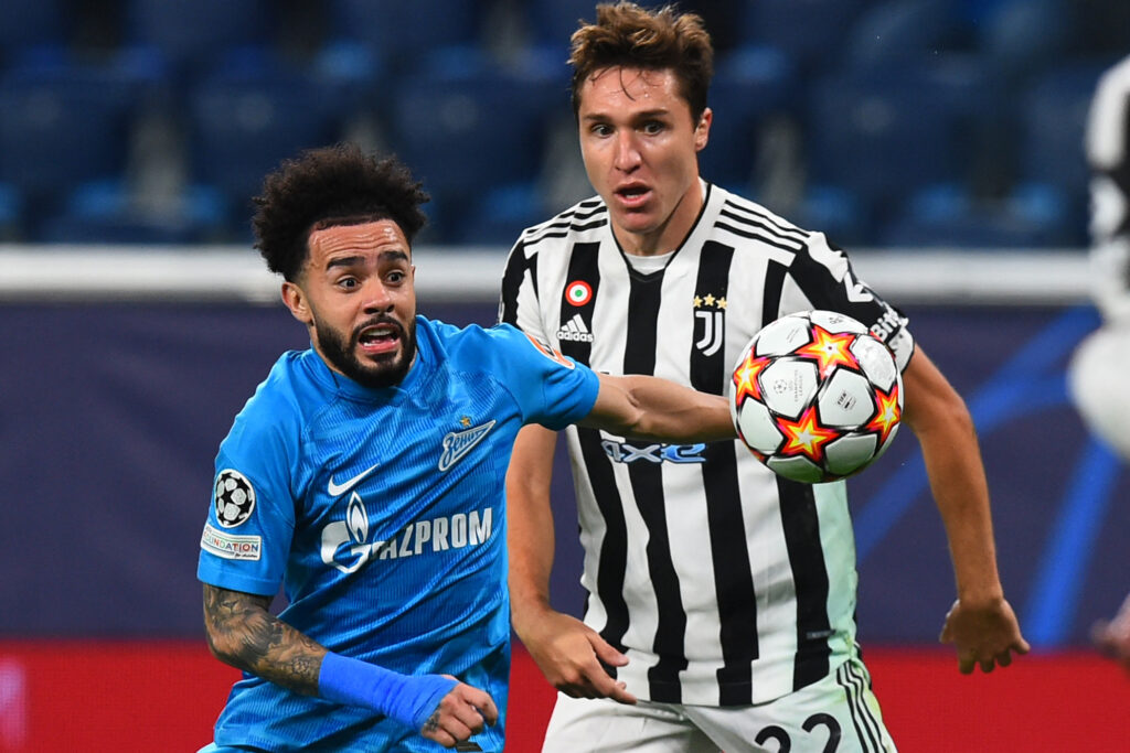 Claudinho, do Zenit, em campo contra a Juventus