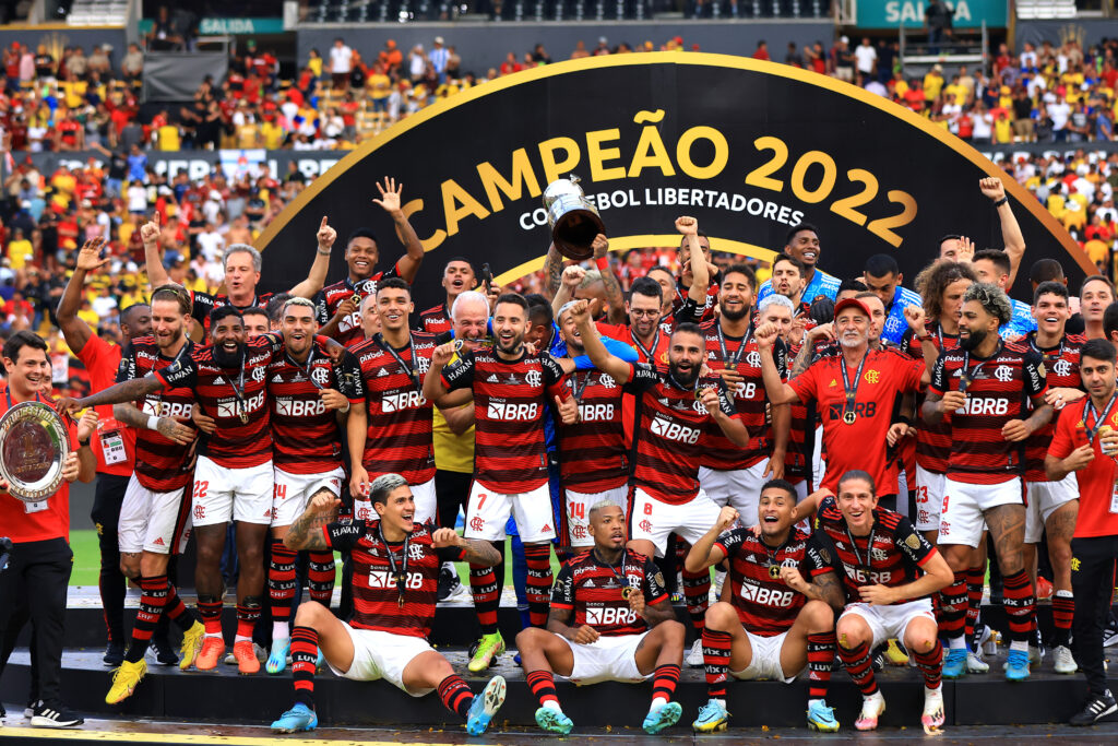 Com o sorteio da Libertadores, o Flamengo pode pegar o Fluminense no caminho pelo tetra no Maracanã. Veja chaveamento