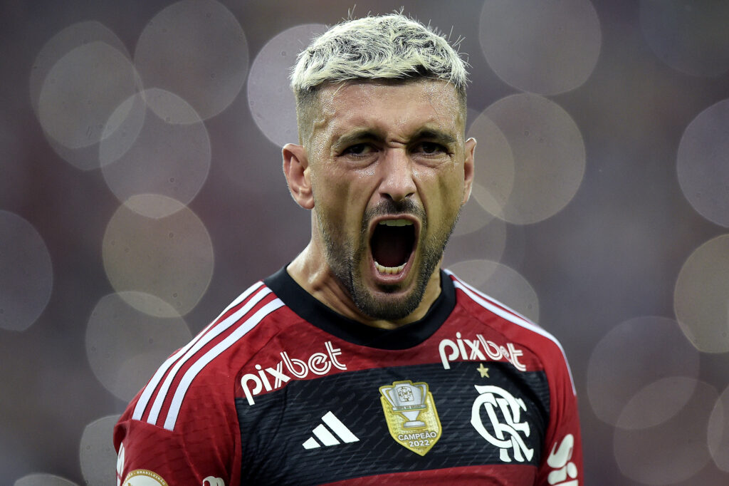 Arrascaeta, do Flamengo, é o terceiro maior artilheiro gringo do clube ao ultrapassar Petkovic