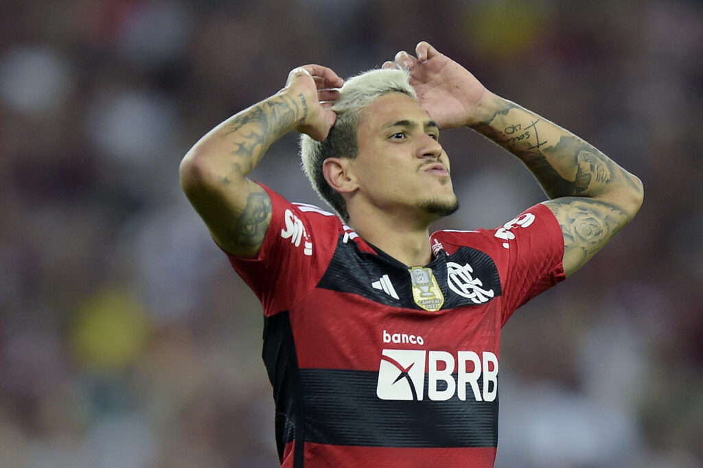 Ex-candidato a presidente do Flamengo avalia ‘risco’ de Pedro ao brigar com clube