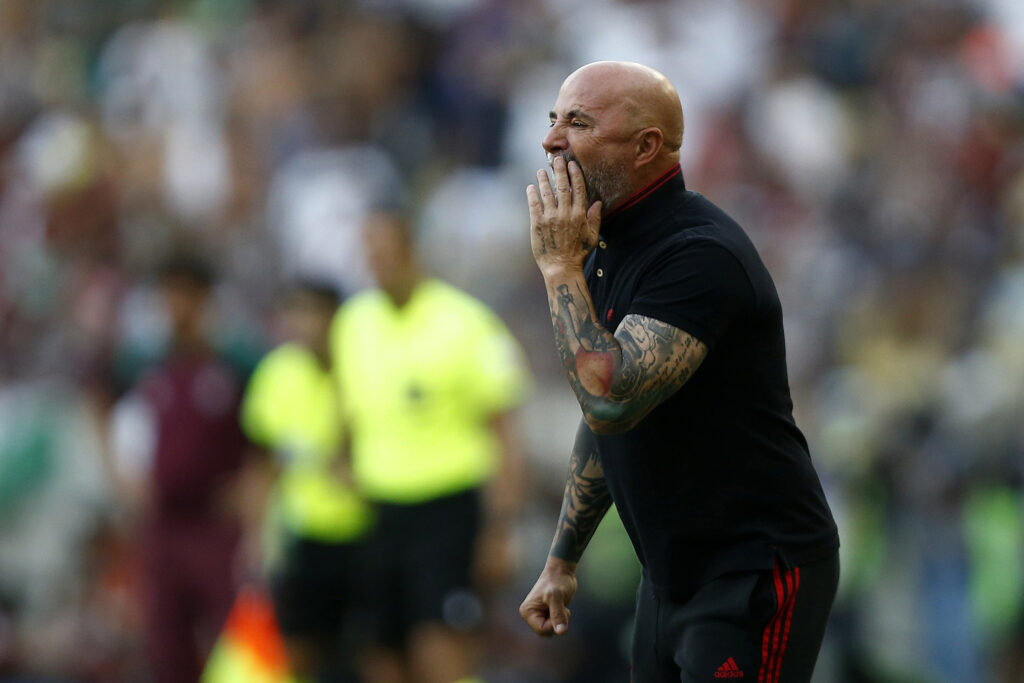 Para a partida contra o América-MG pelo Brasileirão, Flamengo de Sampaoli ganha reforços importantes no setor ofensivo