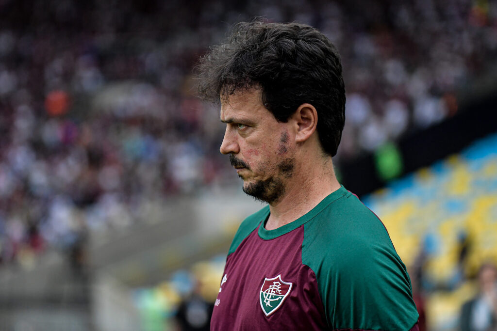 Fernando Diniz, técnico do Fluminense que encara o Flamengo no Brasileirão, não terá reforço Marlon