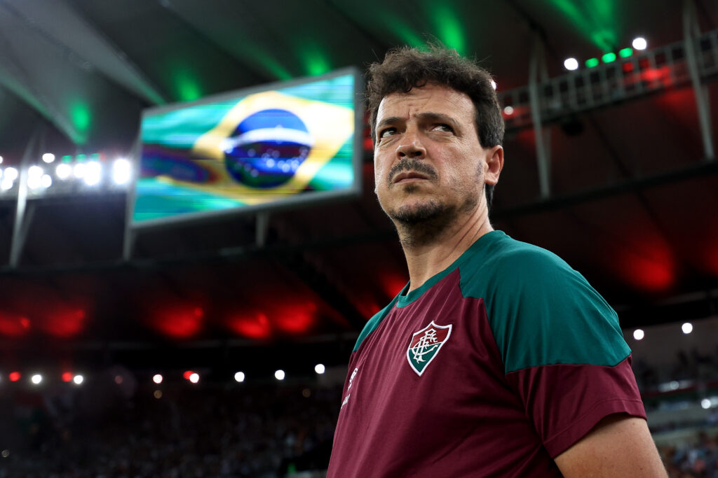 Fernando Diniz, técnico do FLuminense e da Seleção; zagueir Marlon deve estrear contra o Flamengo
