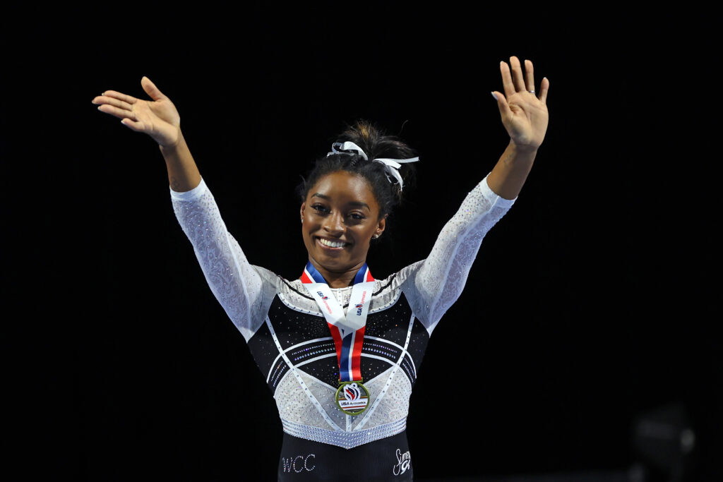 De volta, Simone Biles já tem data para enfrentar campeã olímpica do Flamengo