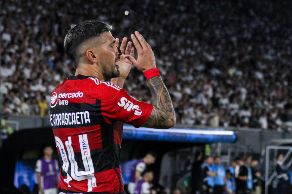 Arrascaeta durante Flamengo x Olimpia