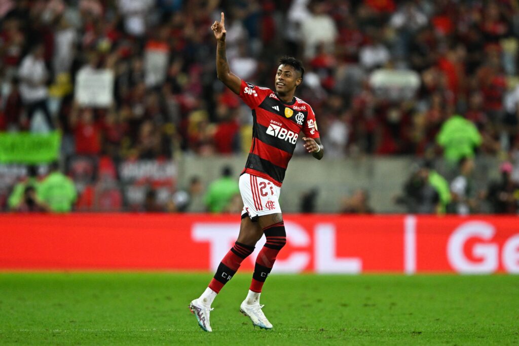 Bruno Henrique recebe sondagem do Grêmio para substituir Suárez, mas quer ficar no Flamengo