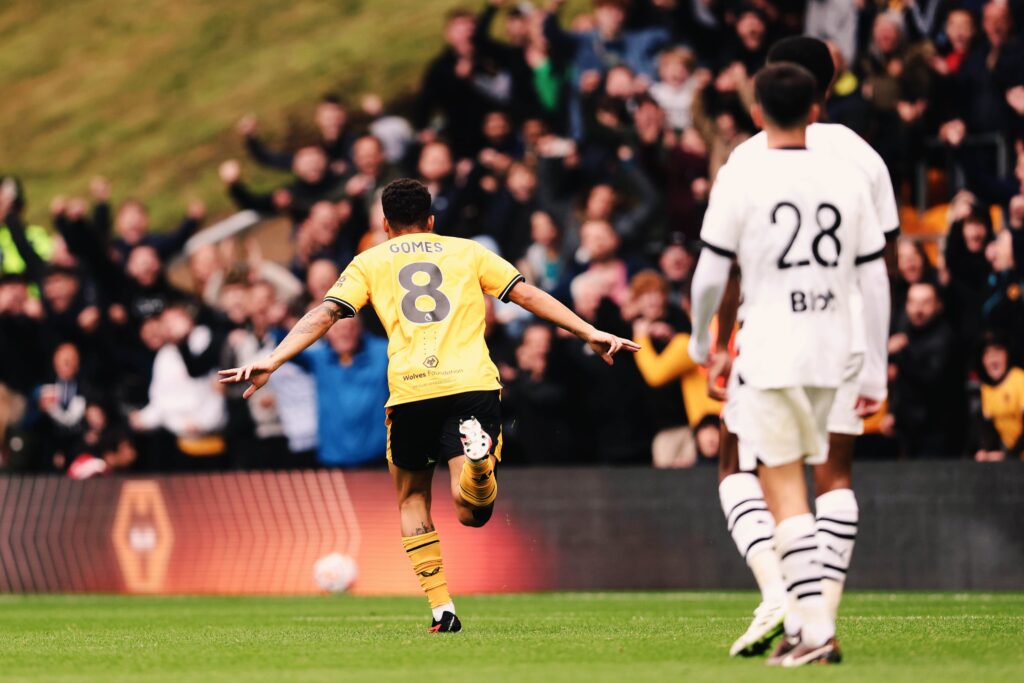 João Gomes festeja gol pelo Wolverhampton após último amistoso antes da Premier League