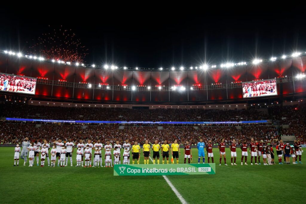 Onde vai passar e provável escalação de Flamengo x São Paulo hoje pelo Campeonato Brasileiro