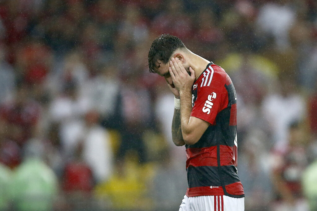 Léo Pereira lamenta lance pelo Flamengo