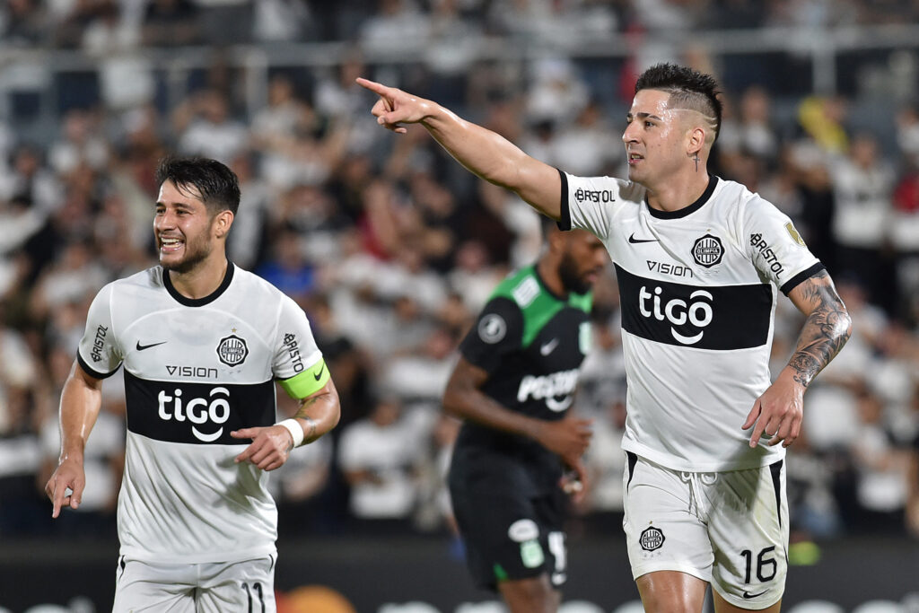 Olimpia comemora gol na Libertadores