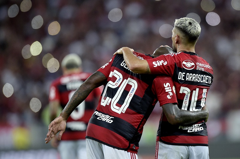 Arrascaeta e Gerson (foto) , além de Léo Pereira, são os representantes do Flamengo na Seleção do Turno do SofaScore