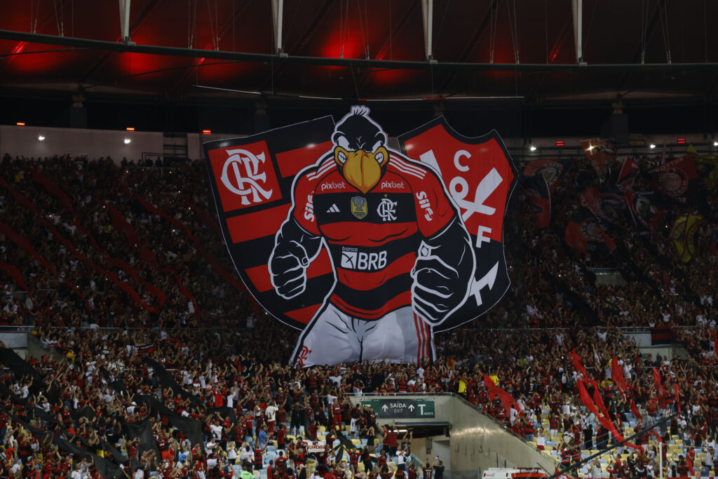 Torcida do Flamengo no Maracanã; Diretor financeiro destacou crescimento de receitas para balanço recorde em 2023