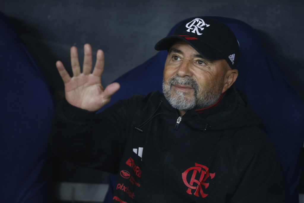 Imprensa sul-americana repercute situação de Sampaoli: 'Burro'