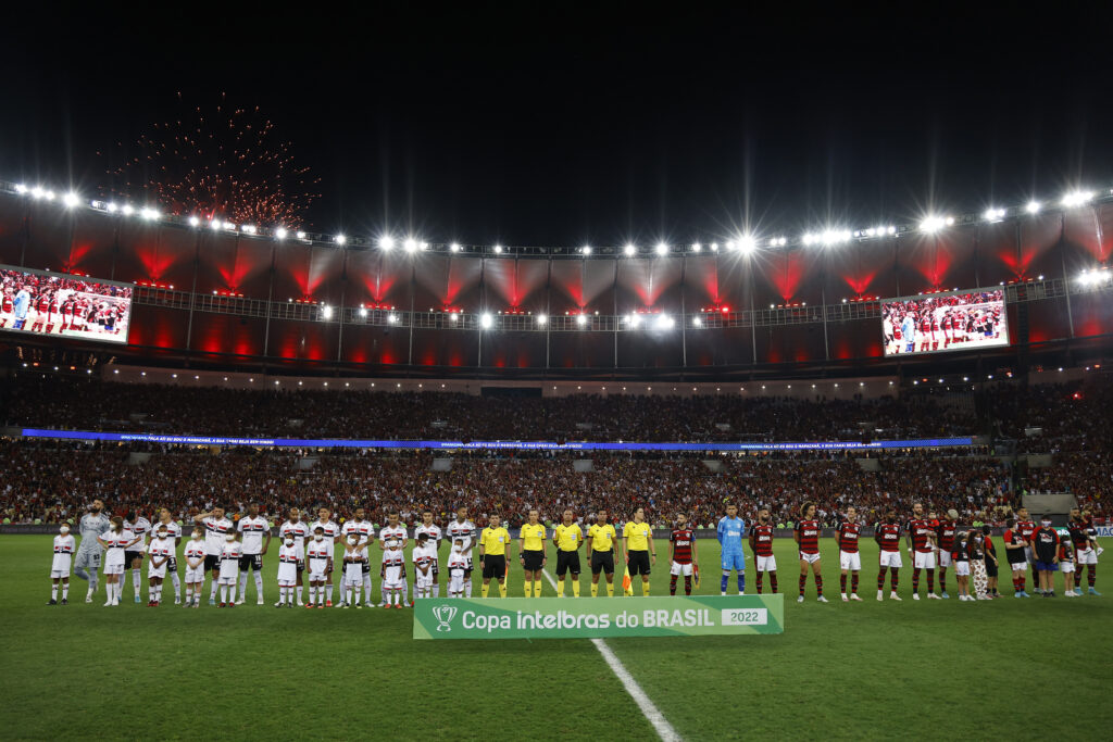 Flamengo x São Paulo acontece no Brasileirão e promete grande público com ingressos vendidos no primeiro dia
