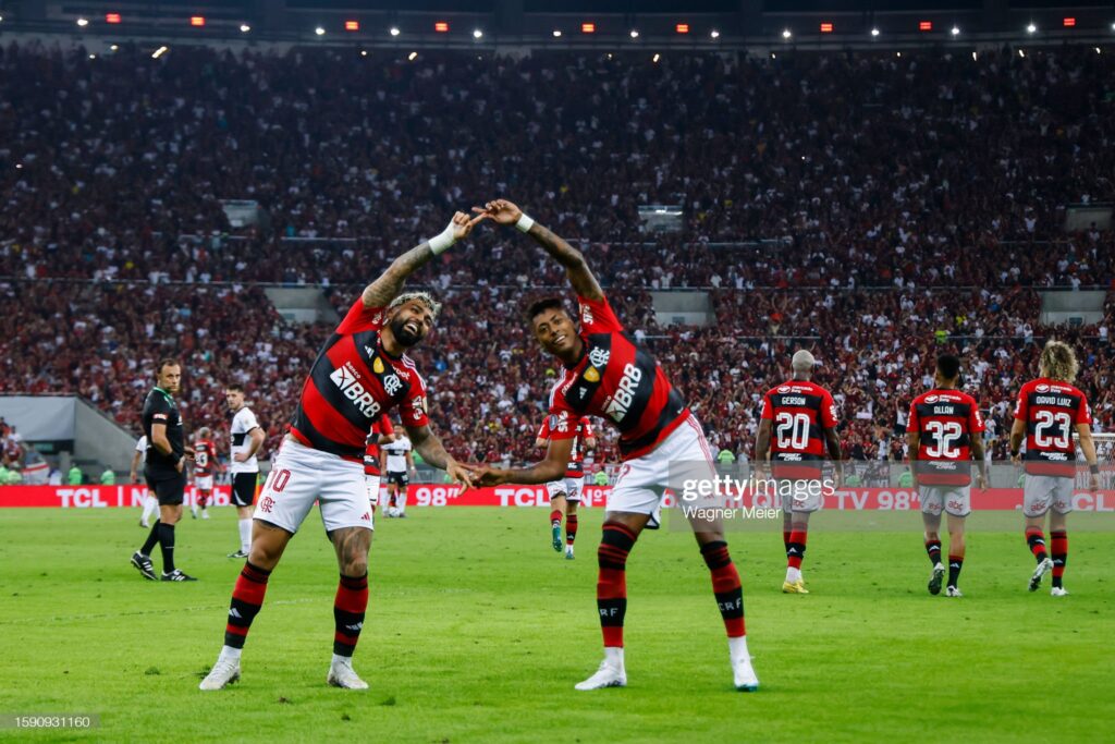 Sem Pedro, Bruno Henrique fez gol após mudanças de posição no Flamengo