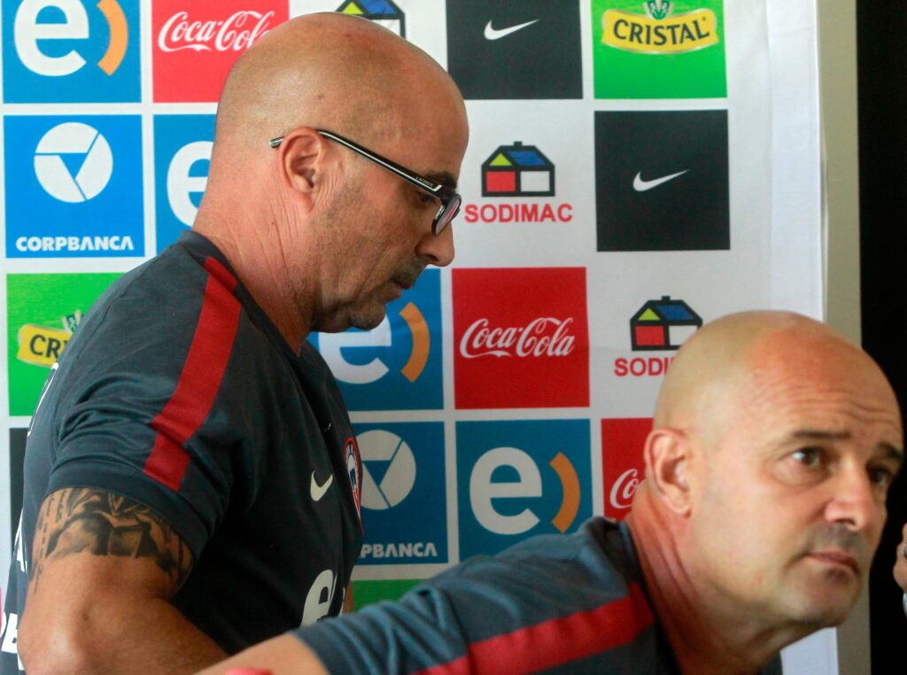 Jorge Desio pode ser chamado para comissão técnica de Sampaoli no Flamengo após demissão de Pablo Fernández por ter agredido Pedro