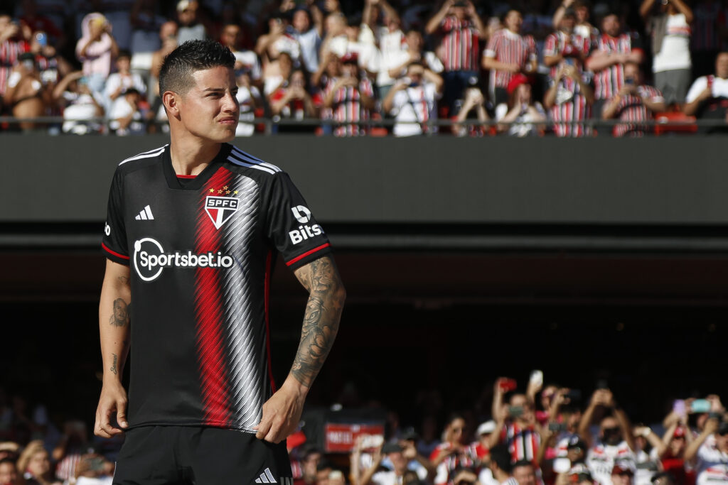 James Rodríguez com a camisa do São Paulo pode estrear contra o Flamengo