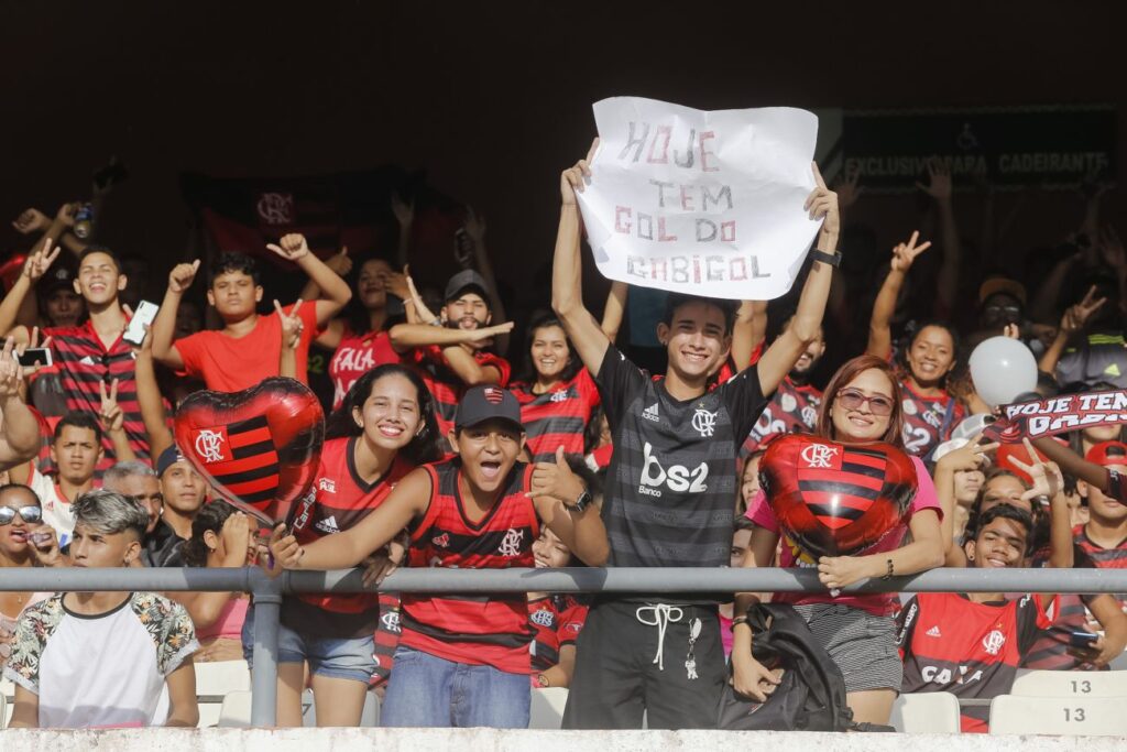 Torcedores do Flamengo acompanham a final da Libertadores 2019 no Mangueirão, em Belém do Pará