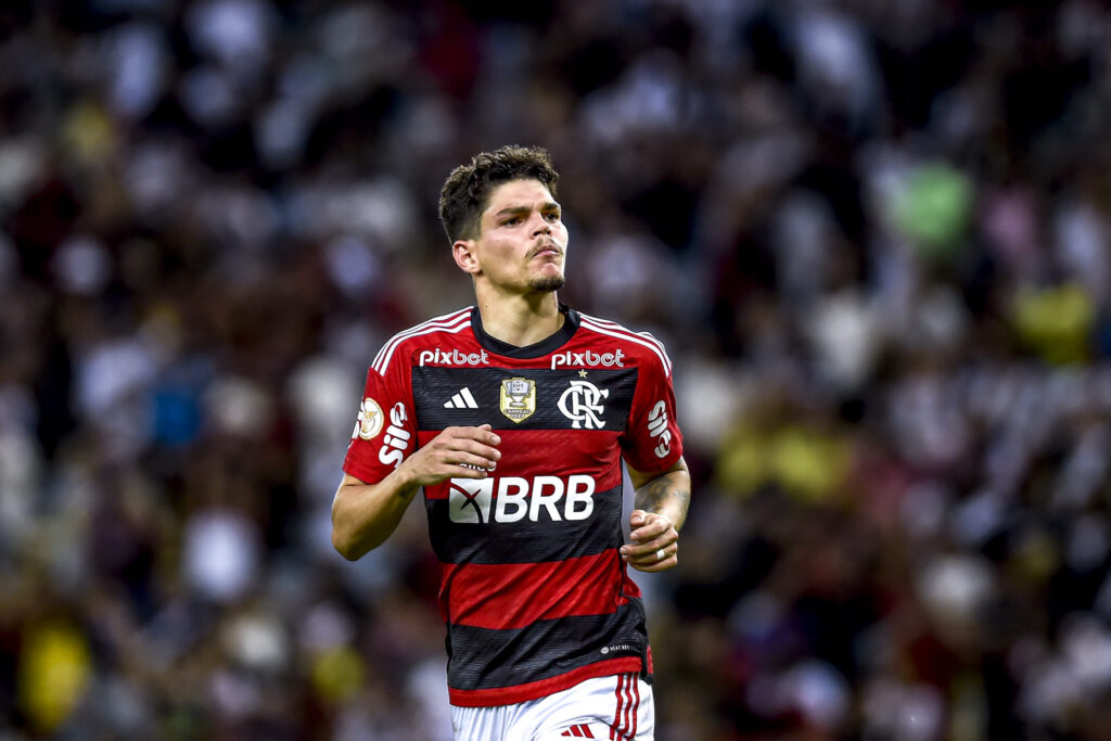 Erro de Ayrton Lucas potencializou gol do São Paulo na final da Copa do Brasil contra o Flamengo