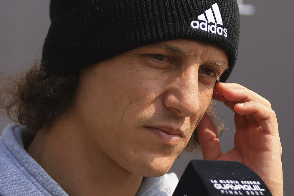 Vídeo com suposta "despedida" de David Luiz do Flamengo viraliza, e jogador desmente que tenha feito publicação no TikTok