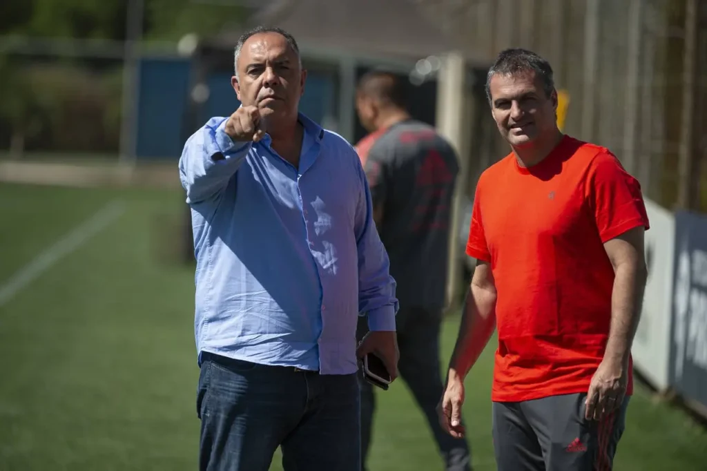 Diretoria do Flamengo avança na renovação de Fabrício Bruno