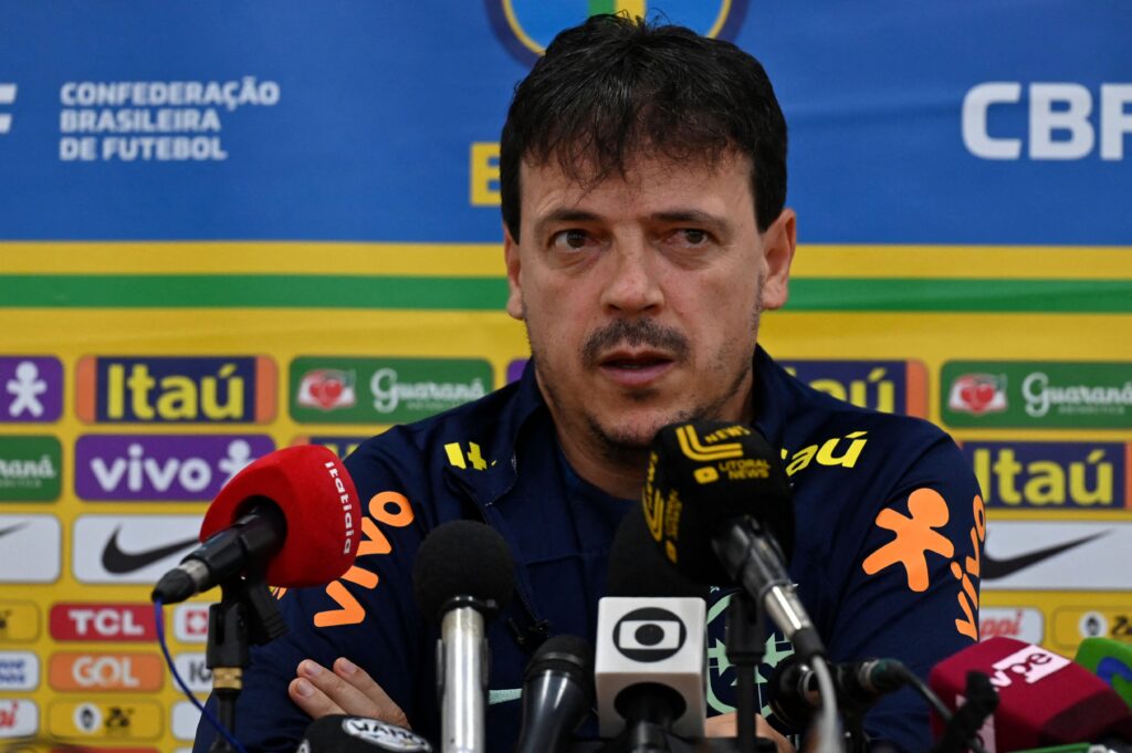Zico comenta escolha da CBF por Diniz e elege dois treinadores que também poderiam estar na Seleção Brasileira
