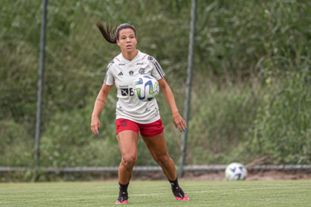 Monalisa demonstra confiança ao projetar estreia do Flamengo no Carioca Feminino