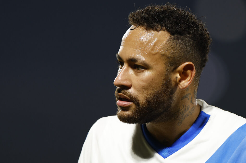 Irritado, Neymar enfim se pronuncia publicamente sobre rumores de insatisfação com Jorge Jesus no Al-Hilal