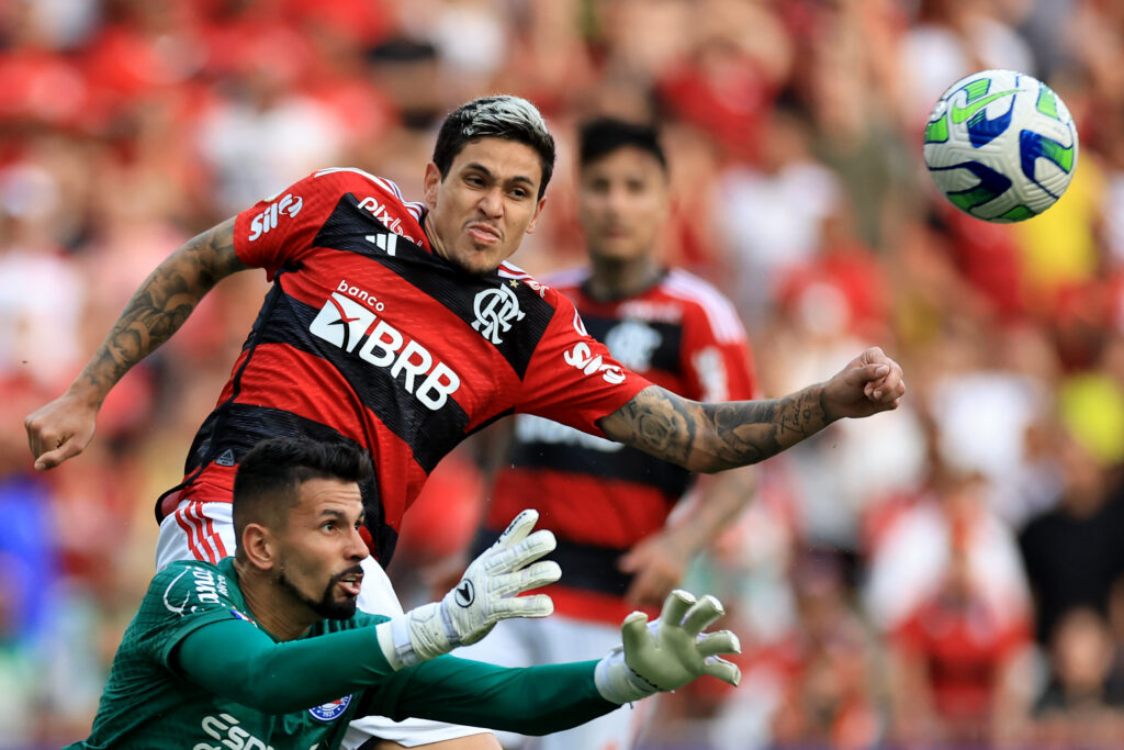 Pedro em jogo do Flamengo contra o Bahia; Canhotinha de Ouro critica número de chances perdidas pelo Fla