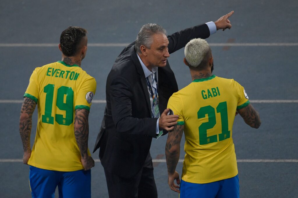 Onze jogadores do atual elenco do Flamengo já foram chamados por Tite para defender a Seleção Brasileira