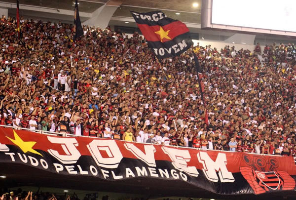 Pelotão da Jovem quer caçar jogadores do Flamengo e emite nota de alerta