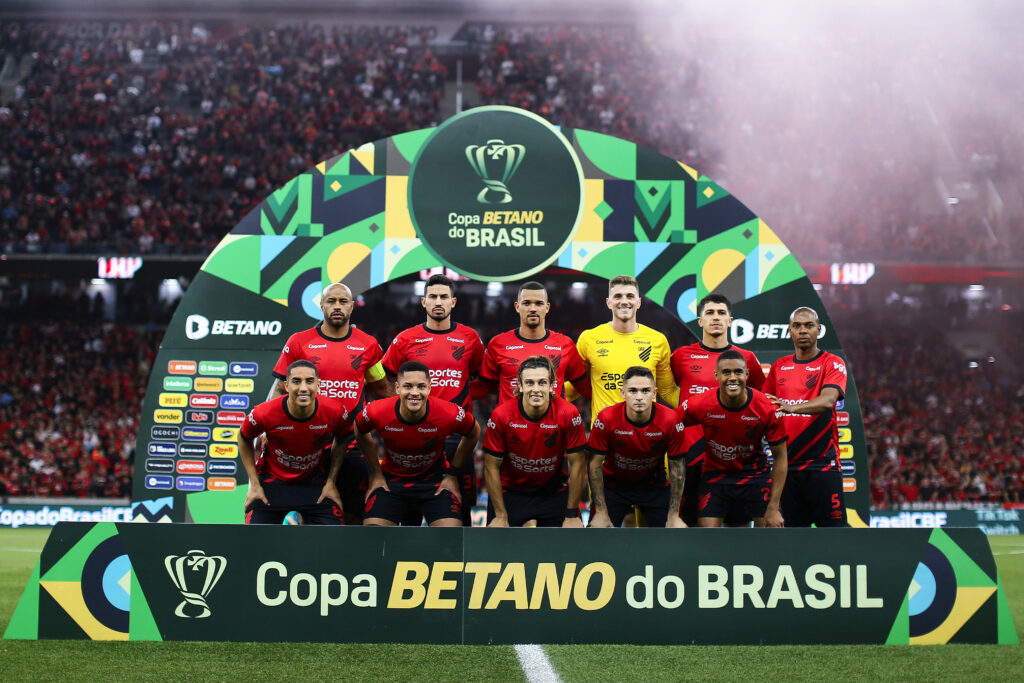 Athletico-PR pode não ter seis titulares em relação a último duelo contra o Flamengo