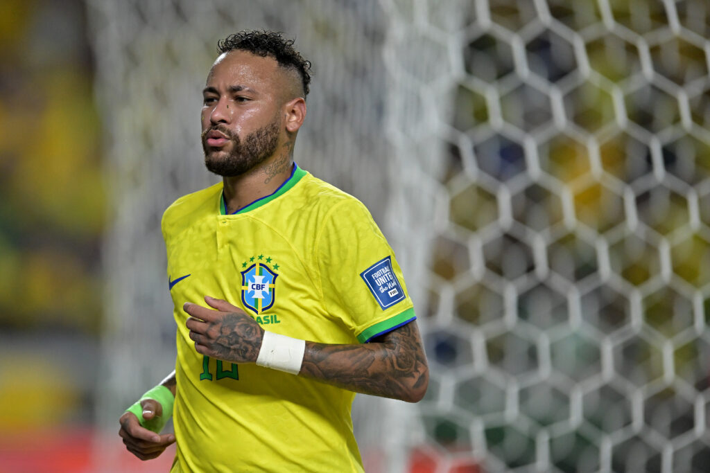 Zico defende Neymar após jogador ser criticado pela internet e fala sobre chance do atacante conquistar sua Copa do Mundo com a Seleção Brasileira