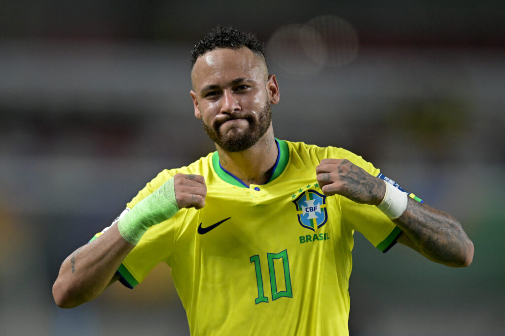 Neymar faz história pela Seleção Brasileira e ganha elogios de Gabigol e Arrascaeta